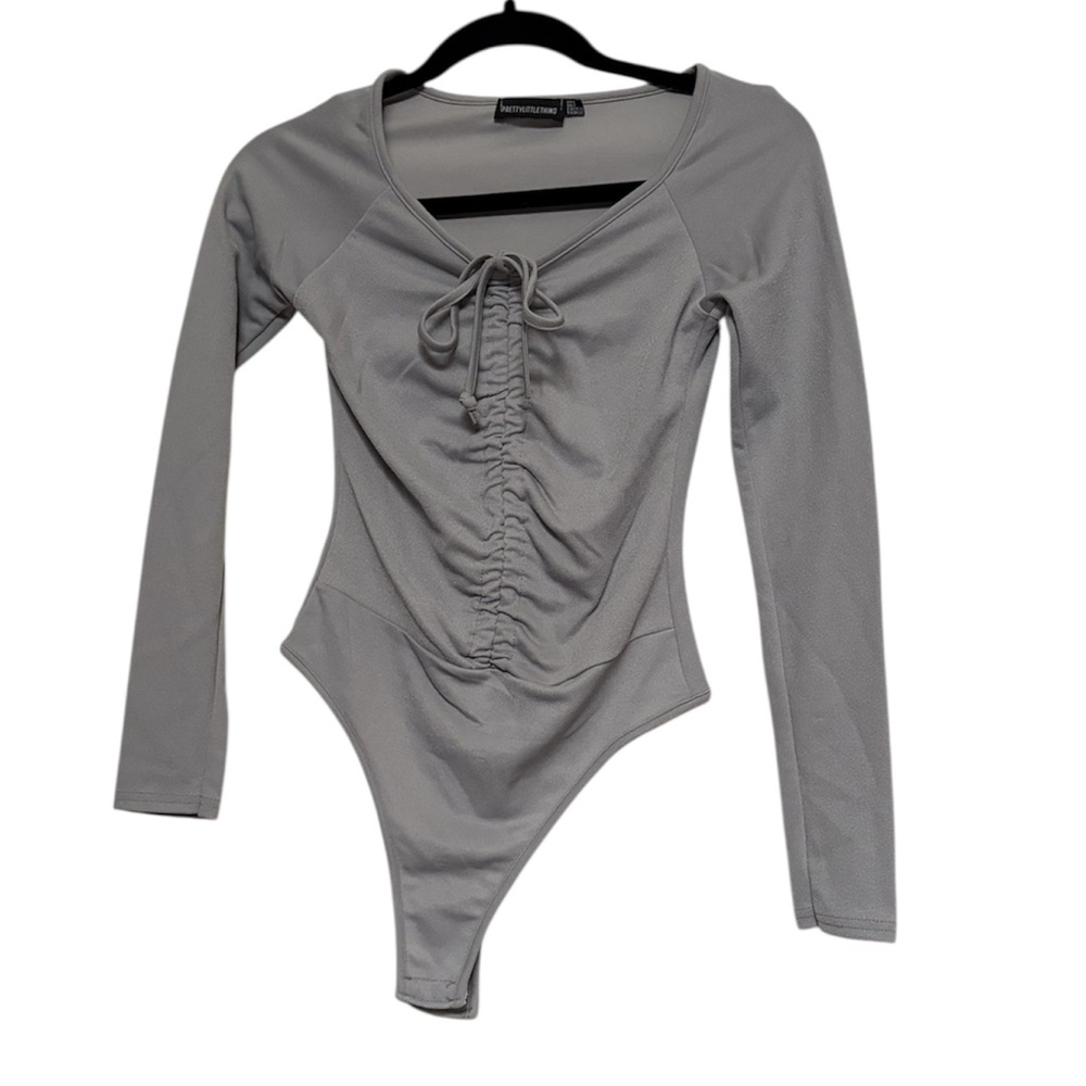 PrettyLittleThing Gray Ruched Front Tie Long Sleeve Bodysuit Size 2